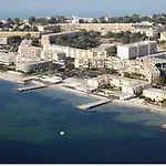 דירה Cosy Avec Balcon, Animaux Admis, Parking - Fr-1-503-172 בלרוק-לה-באינס
